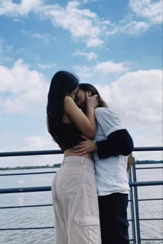 I Need A Girlfriend, Need A Girlfriend, Future Girlfriend, Woman Loving Woman, Girlfriend Goals, Cute Relationship Photos, My Kind Of Love, Photo Couple, Friend Photoshoot