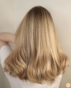 Garnier Hair Color, Warm Blonde Hair, Blond Balayage, Golden Blonde Hair, Dyed Blonde Hair, Blonde Hair Inspiration, Blonde Hair Shades, Blonde Hair Looks