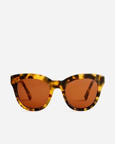 Cabana oversized sunglasses Minimalist Summer Wardrobe, Subtle Cat Eye, Classy Girls Wear Pearls, Minimalist Summer, Colorful Frames, Wear Pearls, James Patrick, Classy Girl, Sunglass Chain