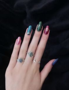 Nail inspo whimsical whimsigoth gold sun star moon glitter Sun And Moon Nails Simple, Nail Ideas Gems, Whimsigoth Nails, Whimsical Nails, Hxh Oc, Spooky Nail, Whimsical Goth