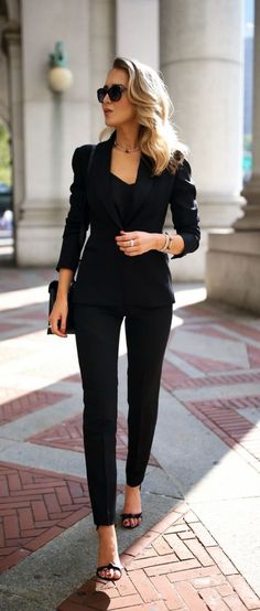 Classy Business Outfits, Work Outfit Office, Stylish Blazer, Office Outfits Women, Summer Work Outfits, Elegante Casual, Ranveer Singh