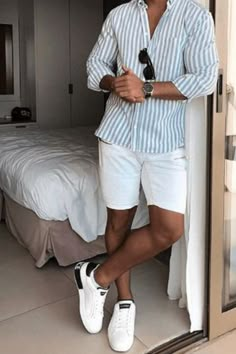 Summer Look Men Outfit Ideas, Men's Casual Style Summer, Summer Outfits For Men 2023, Summer In Italy Outfits Men, Men Looks Summer, Mens Outfits 2023 Summer, Summer Outfits Men College, Mens Italy Outfit, Men 2023 Fashion Summer