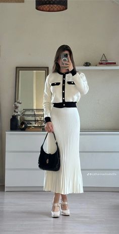 Old Money Fashion Women Summer, Modest Elegant Outfits Classy, Formal Skirts, Chic Style Inspiration, Thanksgiving Outfit Ideas, Cute Thanksgiving Outfits, Thanksgiving Outfit Women, Elegant Outfit Classy, Thanksgiving Outfits