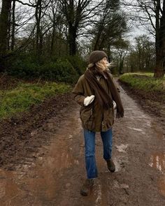 Barbour Jacket Women Outfit, Scotland Outfit, Blundstone Outfit, Barbour Jacket Women, Walk Outfit, Blundstone Style, Countryside Fashion, Rachel Stevens