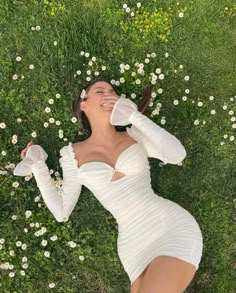 Mode Rose, Flare Long Sleeve, Foto Poses, Mode Inspo, 인물 사진, The Grass, Dress Cuts, Photoshoot Poses, Bodycon Mini Dress