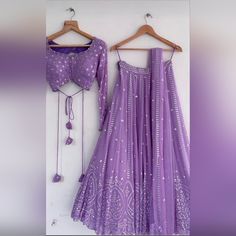 Indian Traditional Lehenga Purple Lehenga, Lehenga Choli Designs, Bridesmaid Lehenga, Silk Lehenga Choli, Simple Lehenga, Georgette Lehenga, Lehenga Choli Wedding, Indian Outfits Lehenga, Wedding Lehenga Designs