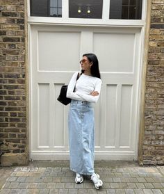 Cute Modest Everyday Outfits, Long Cardigan And Skirt Outfit, Winter Ootd Aesthetic, Cool Modest Outfits Street Styles, Winter Outfit Modest, Fall Modest Fashion, Basic Modest Outfits, Spring In London Outfits, Modest Long Skirt Outfits