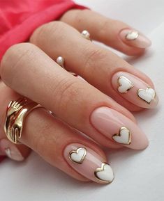 62. Gold and White Heart Nails Looking for a pretty and elegant nail art design? All the nail art ideas and inspiration you could need. We have a... Nontraditional Valentines Nails, Pink And Gold Valentine Nails, Black Heart Nails, Finger Makeup, Finger Art, Valentine Nails, Nails 2022, Her Nails