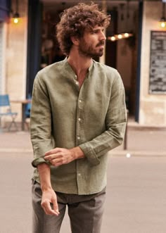 Cotton Linen Benny Shirt - Khaki Faded - Octobre Éditions Male Linen Shirt, Travel Outfit Men Summer, Khaki Shirt Outfit For Men, Men’s Linen Shirt, Linen Button Down Men, Mens Linen Shirt Outfit, Gabi Outfits, Rockabilly Man, Linen Shirt Man