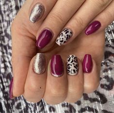 Fall Leopard Nails Ideas, Christmas Leopard Print Nails, Burgundy And Leopard Nails, Fall Animal Print Nails, Berry Nails Design, Fall Leopard Nails, Leopard Nail Art Designs, Gel Powder Nails, Nail Art Designs Short