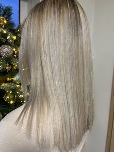 #hairstyles #hairideas #blondehairstyles #blondehaircolor #hairtinsels #tinsels #glitter #glitterhair #christmashair #discoverunder20k Silver Hair Glitter, Blond Hair With Tinsel, Blonde Hair With Silver Tinsel, Blonde Hair With Tensil, Hair Tinsel Silver, Hair Tensil Blonde, Tinsel Blonde Hair, Tinsel Hair Blonde, Blonde Hair With Tinsel