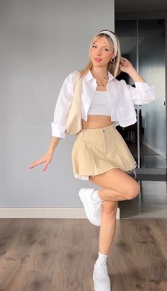 Job I Terview Outfit, Seoul Clubbing Outfit, Gender Reveal Guest Outfit Ideas, Outfit With Pink Skirt, Girly Old Money Outfits, Girly Summer Outfits Casual, Summer Outfits Skirt, Outfit Buchifresa, Elegante Casual