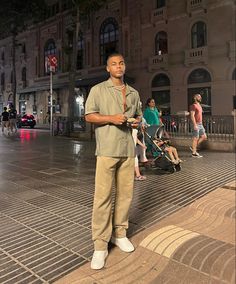 Men’s Dubai Outfit, Milan Outfits Men, Mens Barcelona Outfits, Male Holiday Outfit, European Casual Outfits Men, Men Miami Outfits Mens Fashion, Miami Club Outfit Men, Men’s Miami Outfits, Miami Fits Men