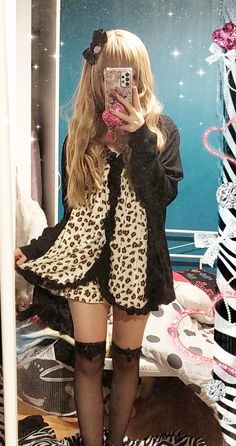 Oraora Gyaru Fashion, Fall Gyaru Outfits, Gyaru Leopard Print, Hime Gyaru Outfit Ideas, Gyaru Cheetah Print, Simple Gyaru Outfit, Agejo Gyaru Outfit, Roku Gyaru