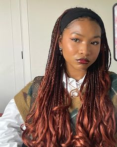 Outfit Of The Day Black Women, Thats So Raven Hair, Auburn Fulani Braids, 70s Hair Braids, Braid Hairstyles With Headband, Laya Deleon Hayes Outfits, 27 Hair Color Box Braids, Brown Braid Hairstyles, Headbands With Braids