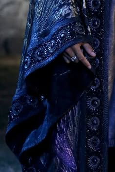 Ravenclaw Aesthetic, Korat, Red Queen, Fantasy Aesthetic, Ravenclaw, Mode Inspiration, Blue Aesthetic, London Fashion Week