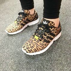 Leapord Print Shoes, Leopard Adidas, Adidas Leopard, Tennis Shoes Outfit, Jeans Petite, Leopard Sneakers, Bday Gift, Estilo Country, Rainbow Leopard