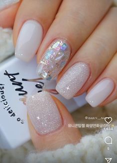 Neutral Nail Designs With Glitter, Winter Nails Dipped, Regular Nail Polish Designs, Soft Acrylic Nails, Dip Powder Nails Design Ideas, Opalescent Nails, Ideas Uñas, Makeup Aesthetic