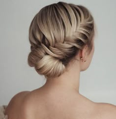 Braid And Bun Wedding Hair, Casual Elegant Updo, Braided Updo For Fine Hair, Chignon With Braid, Bridal Updo For Medium Length Hair, Bridal Hairstyles For Thinning Hair, Wedding Braided Bun, Bridesmaid Easy Hairstyles, Elegant Hairstyles For Long Hair Formal Classy