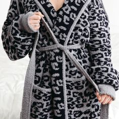 Throw away your other robes because this one is unreal. Made with the same fan favorite fabric as our Premier Plush™ blanket, it'll feel like you're being hugged by a cloud. This long length unisex design features a cozy hood, built-in eye mask, large front pockets, adjustable waist tie, and unisex XL fit. It’s like the Goldilocks of robes. Cooling Blanket, Long Length, Waist Tie, Unisex Design, Eye Mask, Fabric