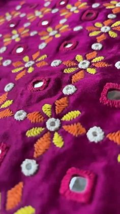 #navratri #navratrichaniyacholi Kacchi Work Design, Blouse For Navratri, Work Design Blouse, Hand Embroidery Blouse, Balochi Embroidery, Indian Embroidery Designs, Simple Hand Embroidery, Designs Blouse, Embroidery Patterns Flowers