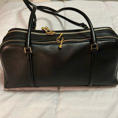 Like New Only Used A Couple Of Times. Marshmallow Soft Leather. Two Side Compartments. Bought At Tory Burch Store. Grunge Chic, Tory Burch Bag, Cute Wallpaper For Phone, Soft Leather, Tory Burch, Cute Wallpapers, Satchel, Bags Designer, Women Shopping