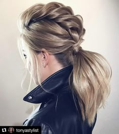 Modern Bridal Hairstyles, Long Ponytail Hairstyles, Cute Ponytail Hairstyles, Winter Wedding Hair, Ponytail Hairstyles Easy, Black Ponytail Hairstyles, Twist Ponytail, Braided Ponytail Hairstyles, A Ponytail