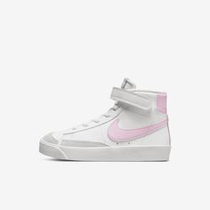 Your little baller can rule the sneaker game in the Nike Blazer Mid '77. The vintage look and comfortable feel help this court classic transcend the hardwood into a legend of street style. Preppy Kids, Nike Blazers, Nike Blazer Mid 77, 95 Nike, Nike Blazer Mid, Nike Blazers Mid, Baskets Nike, Cute Nikes, Blazer Mid