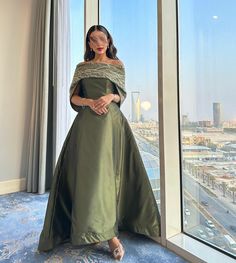 Cocktail Flowers, Technology Architecture, Gown Cocktail, Cute Formal Dresses, Satin Evening Gown, فستان سهرة, Green Prom Dress