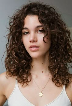 Long Curly Hair With Fringe, Curly Hair With Fringe, Hair With Fringe, Curly Hair Fringe, Woman With Curly Hair, Natural Curly Hair Cuts, Layered Curly Hair, Curly Hair Photos, Haircuts For Curly Hair