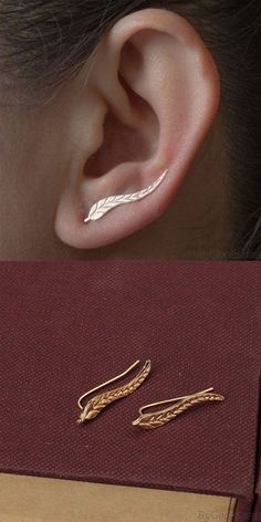 Leaf Earrings Stud, Gold Feather Earrings, Shopping Jewelry, Jewelry Accessories Ideas, Jewelry Design Earrings, Classy Jewelry, Fancy Jewellery, Gold Earrings Designs, Jewelry Lookbook