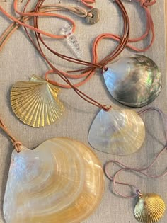 She’ll Necklace Aesthetic, Seashell Jewelry Aesthetic, How To Make Shell Necklace, Ocean Jewelry Aesthetic, Shell Necklace Aesthetic, Shells Jewellery, Beach Jewelry Aesthetic, Shell Jewelry Ideas, Seashells Jewelry