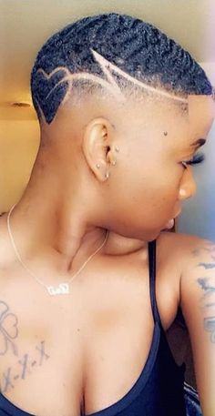 Bald Fade Women Black Design, Simple Shaved Hair Designs For Women, Fade Hairstyles For Black Women, Women Fades With Designs, Fades On Black Women, Women With Waves Fade, Low Cut Hair Black Women Designs, Faded Haircut For Women, Fades For Women Hairstyles