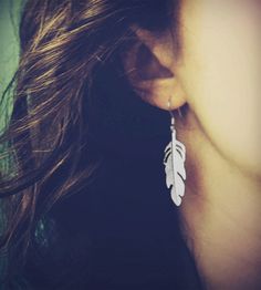 Silver Feather Earrings Gold Feather Earrings, Feather Earrings Silver, Septum Piercings, Estilo Hippy, Gold Feathers, Silver Feather, Feather Earrings, Estilo Boho