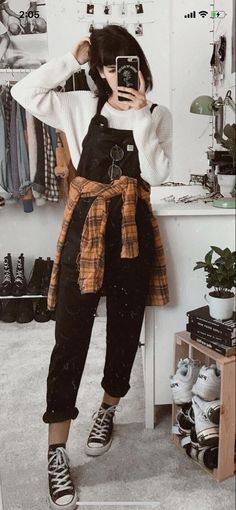 Vintage Outfits Ideas, Classy Vintage Outfits, Dungaree Outfit, Overall Outfit, Classy Vintage, Lucy Hale, Alt Fashion, Trendy Fall