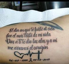 a person with a tattoo on their arm that reads, el dia en que tuste al