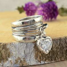 Daily Deal with a ❤felt message🤗 Chunky .925 sterling silver ring with "Love You" engraved on the bezel of the dangling CZ heart! Love You Ring just $69.99 (Retail $129.99) today only!! Chunky Silver Jewellery, Upcycled Vintage Jewelry, Creation Art, Silver Rings With Stones, Chanel Perfume, Fidget Rings, Silver Jewelry Design, Sterling Silver Rings Bands, Wedding Rings Vintage