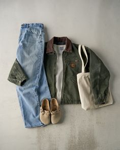 Granola Outfits, Hotel Slippers, Mode Shoes, Fall Vintage, Streetwear Men, Men Fashion Casual Outfits