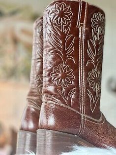 Vintage RARE Frye Campus Floral Stitch Platform Block Heel Western Boots Sz 10 b  | eBay Campus Frye Boots, Frye Campus Boots, Cowgirl Western Wear, 70s Boots, 70s Retro Style, Frye Boots, Platform Block Heels, Chunky Block Heels, Hype Shoes