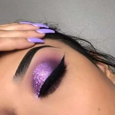 Basic Purple Makeup Look, Purple Cheer Makeup, Purple Makeup For Quinceanera, Purple Eye Makeup With Gems, Homecoming Makeup Purple, Purple Eye Shadow Looks, Purple And Silver Makeup, Dark Purple Makeup Looks, Makeup Ideas Purple