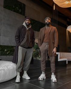 Winter Fashion Outfits Men 2022, Russell Wilson Style, Winter Street Style 2022 Men, Tan Monochrome Outfit Men, Modest Outfits For Men, Men’s Style 30s, Men’s Streetwear Winter, Mens Fashion Going Out, Fall Male Outfits Casual