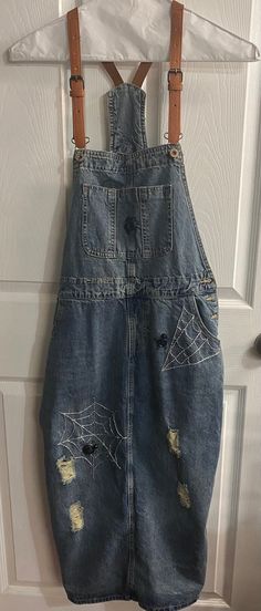 Hand Embroidered skirt overalls. Size XL 10/12. Spider Clothes, Mechanic Overalls, Hand Embroidered Skirt, Skirt Overalls, Spooky Spiders, Clothes Vintage, Halloween Vintage, Embroidered Skirt, Womens Jeans