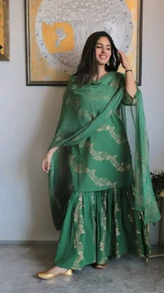 Green Sharara, Desi Aesthetics, Miroslava Duma, Indian Party, Indian Salwar Kameez, Casual Indian Fashion, Salwar Kamiz, Indian Dresses Traditional