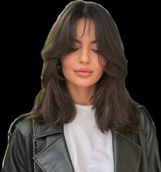 Layers Around The Face Medium, Haircut Summer 2024, Haircuts For 2024 Women, Haircuts For Short Length Hair, Shoulder Length Hairstyle Women, Summer Haircuts 2024, Summer Haircuts For Medium Hair, 90s Shoulder Length Hair, Short Curled Hair