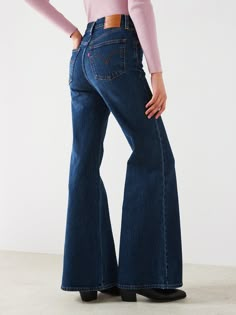 Levi's ribcage bell bottom jean size & fit true to size - order your usual size high rise fit slim through waist and Levi Bell Bottom Jeans, Levis Bell Bottom Jeans, Levi's Ribcage, True Autumn, Bell Jeans, Levis Ribcage, Wishlist 2024, Curve Jeans