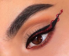 Benefit Cosmetics by @glambymyra, #benefitbrow, #friendswithbenefit, Halloween Easy Make Up Ideas For Halloween, Halloween Eyeliner Simple, Halloween Liner, Devil Makeup Halloween, Bad Angel, Spooky Makeup, Makeup 2024