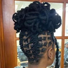 Locs Petal Bun, Unique Loc Styles Long, Long Locks Hairstyles, Petal Bun Locs, Unique Loc Styles, Locks Hairstyles, Locs Styles