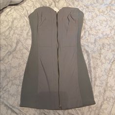 Zip Up Gray Dress Has Tag Brand New Selling As Is Condition Stretchy Material Strapless Has Silicone Gel To Hold Up Zipper Broke So If You Know How To Fix It Will Be Brand New No Other Flaws Light Pink Formal Dresses, Red Halter Dress, Bodysuit And Skirt, Diva Dress, Faux Suede Dress, Blue Homecoming Dresses, Pink Formal Dresses, Suede Dress, Silicone Gel