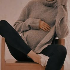 Pregnant Aesthetic Outfit, Pregnancy Photos Aesthetic, Maternity Clothes Fall, Maternity Outfits Casual, Maternity Dress Ideas, Maternity Aesthetic, Fall Maternity Outfits, Winter Maternity Outfits