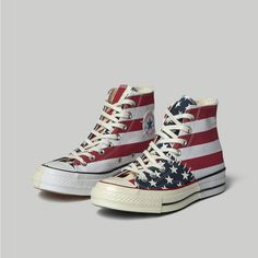 Super Cool And Unique Shoe. Patchwork Style, Exposed Stitching, See-Thru Sole With Stars On One Foot And Stripes On The Other. Men’s Size 4, Women’s Size 6. Western Converse, Marvel Converse, Dream Sneakers, Converse Design, Unique Shoe, Converse Red, Custom Converse, Shoes Drawing, Converse Chuck 70